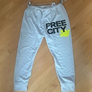 NWOT Free city, white gray sweatpants size M!!!